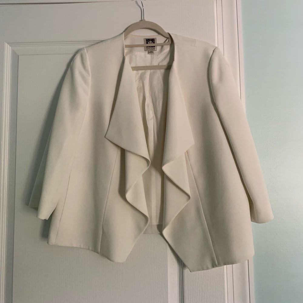 Anne Klein white ruffle front jacket. Size 10